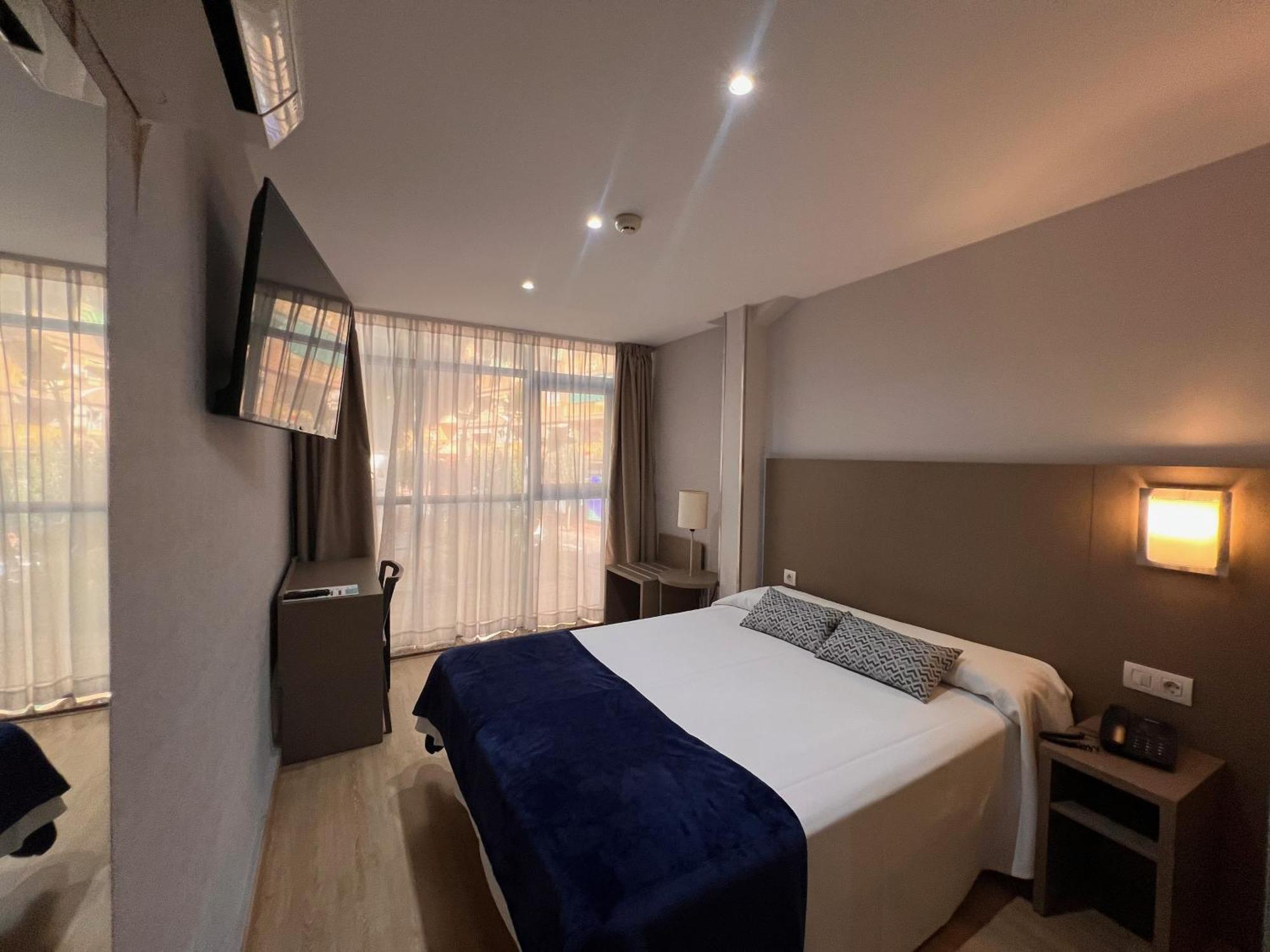 Hotel Montesol Бенидорм Экстерьер фото