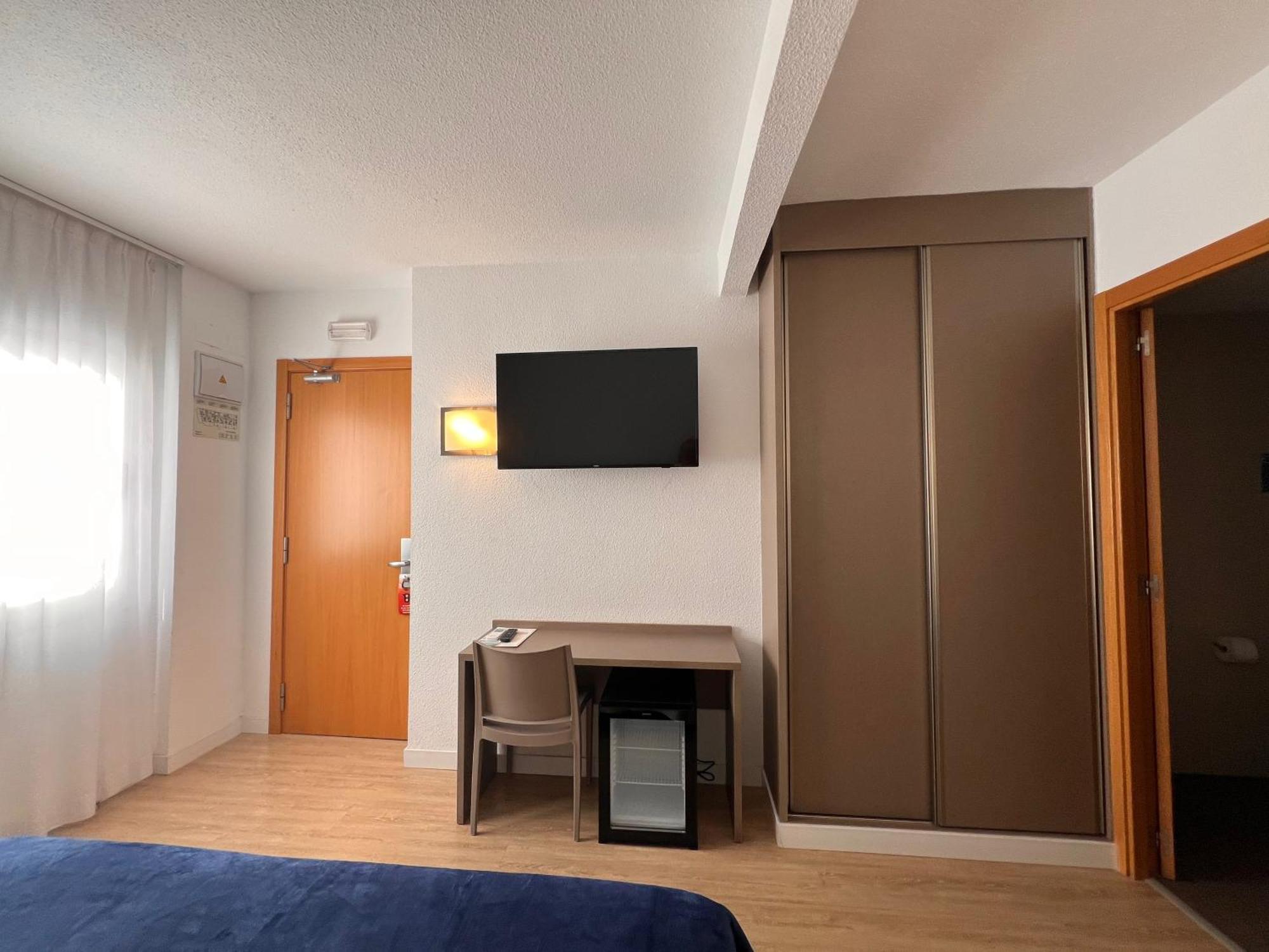 Hotel Montesol Бенидорм Экстерьер фото