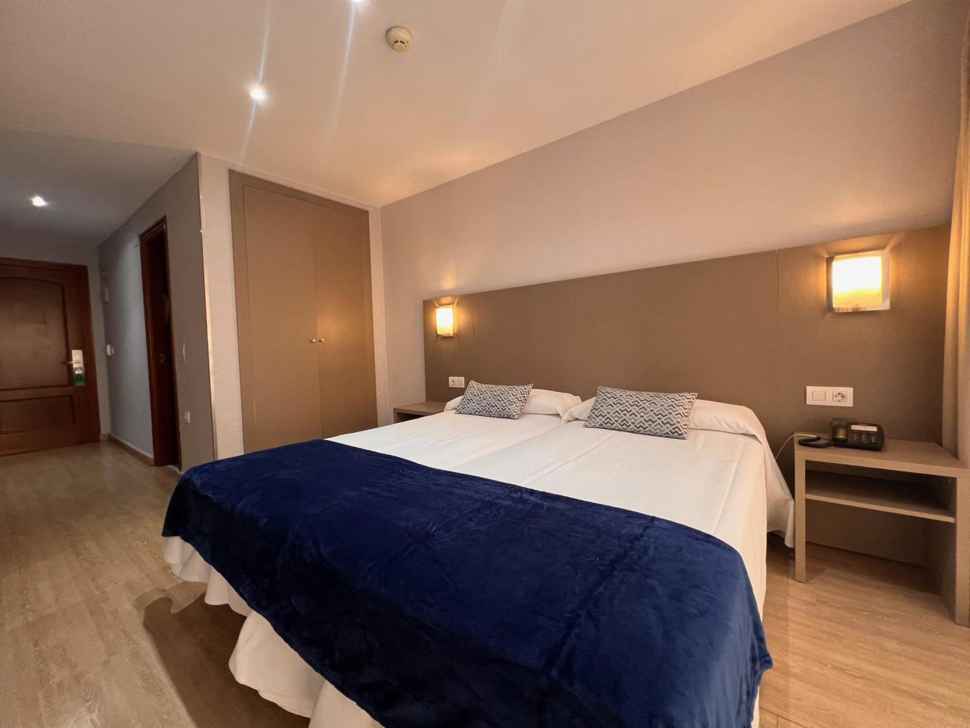 Hotel Montesol Бенидорм Экстерьер фото