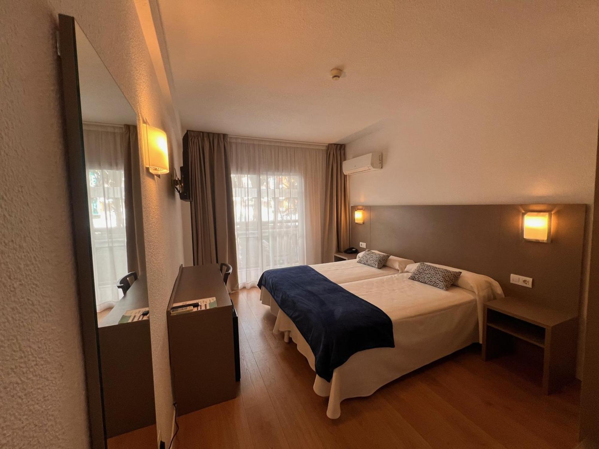 Hotel Montesol Бенидорм Экстерьер фото
